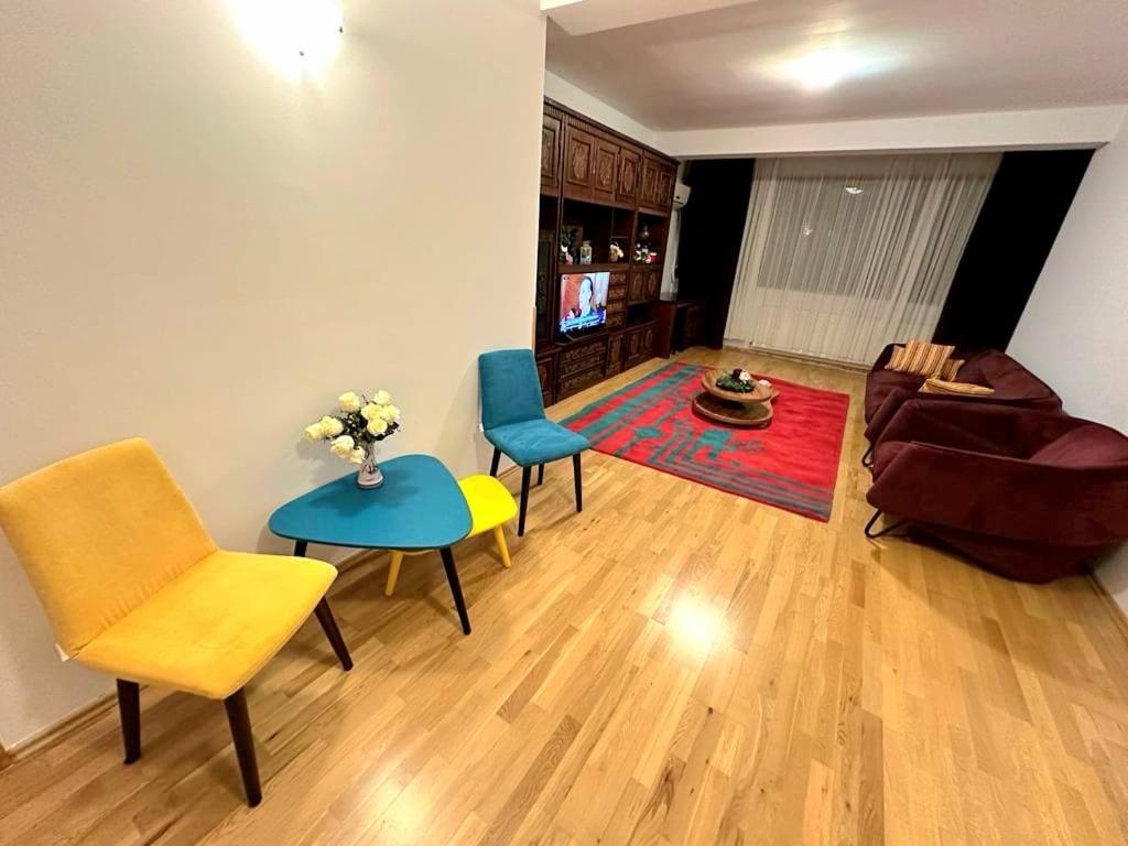 Centru Unirii Luxury Vip Apartament 2 Camere 98 Mp ! Parcare Subterana Privata Incalzita Iarna Si Climatizata Vara Doar Cu Rezervare In Limita Locurilor Disponibile ! Proprietate In Regim Hoteliep - Nu Are Bucatarie ! Бухарест Экстерьер фото