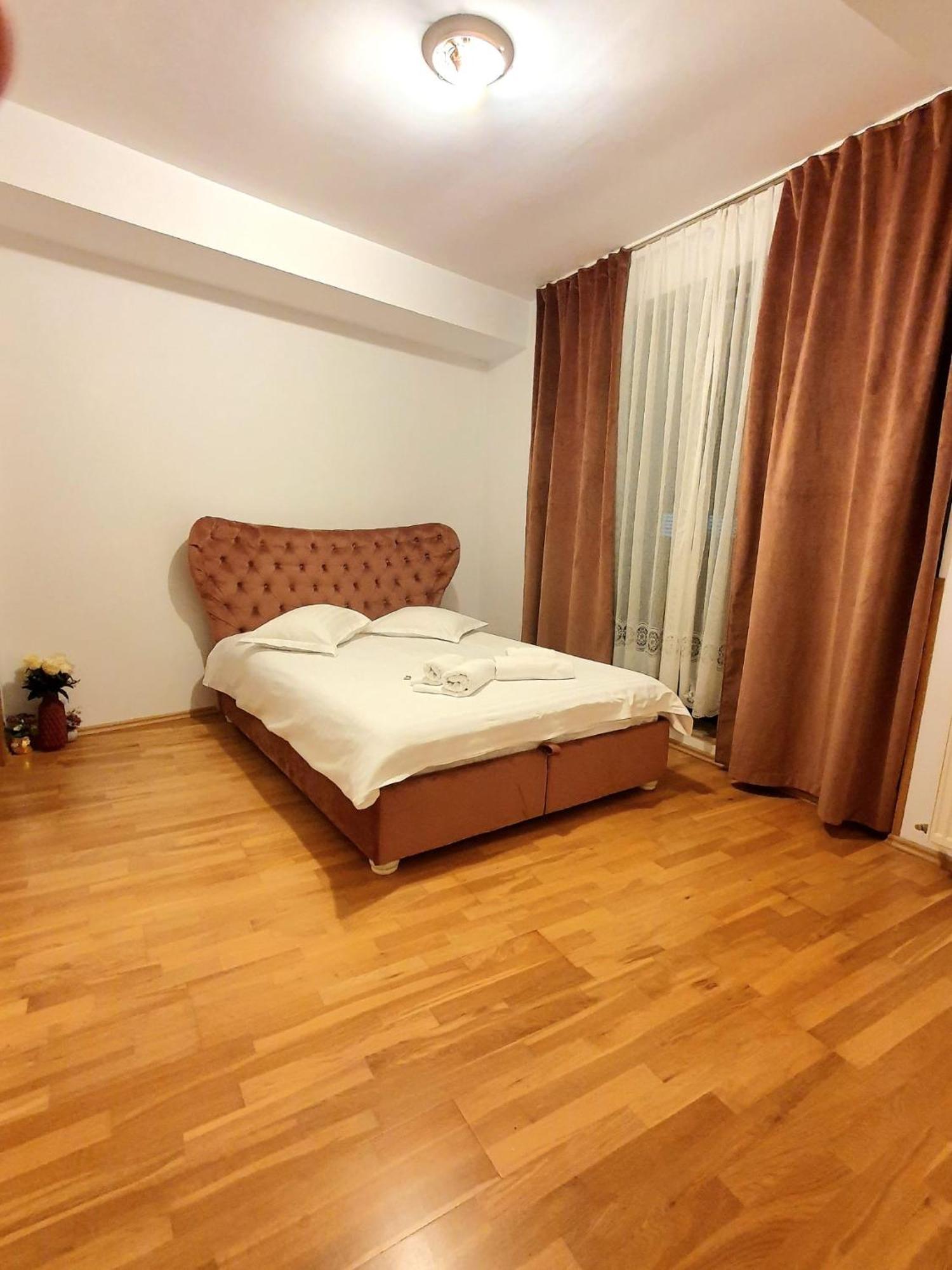 Centru Unirii Luxury Vip Apartament 2 Camere 98 Mp ! Parcare Subterana Privata Incalzita Iarna Si Climatizata Vara Doar Cu Rezervare In Limita Locurilor Disponibile ! Proprietate In Regim Hoteliep - Nu Are Bucatarie ! Бухарест Экстерьер фото